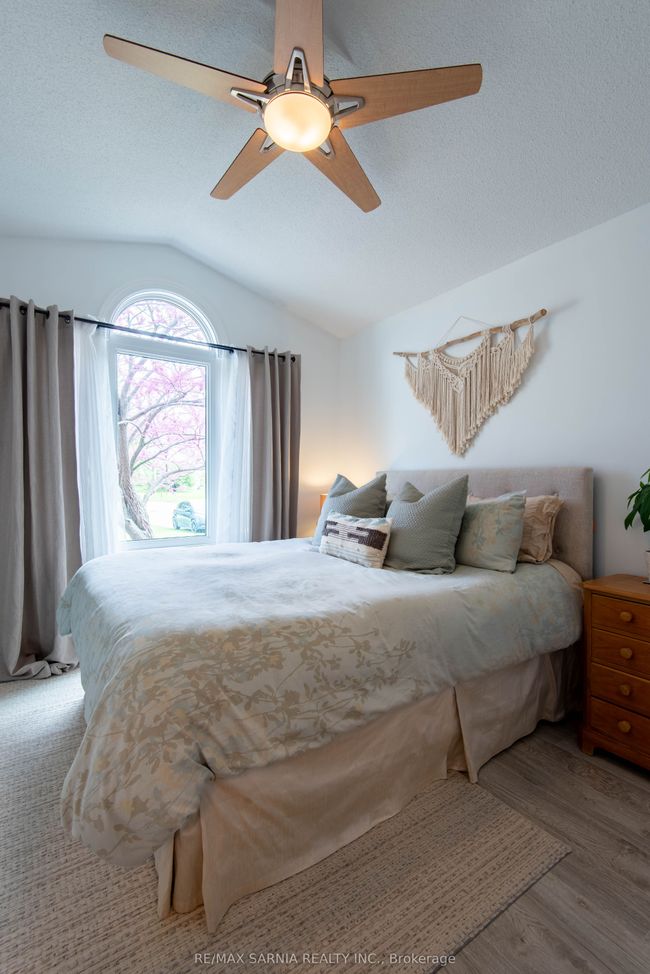4062 Bluepoint Dr, House other with 3 bedrooms, 3 bathrooms and 4 parking in Town Of Plympton Wyoming ON | Image 30