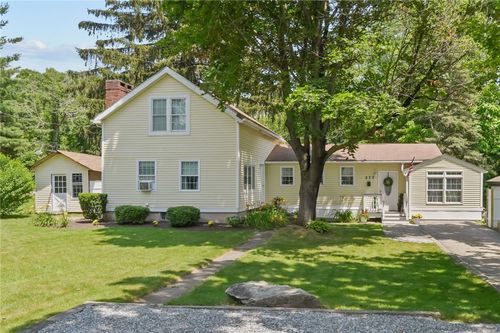 273 Main St, Fiskeville, RI, 02823-1104 | Card Image