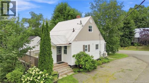 141 St. James St, Woodstock, NB, E7M2T5 | Card Image