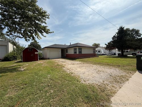 1127 Russell St, Skiatook, OK, 74070-2125 | Card Image