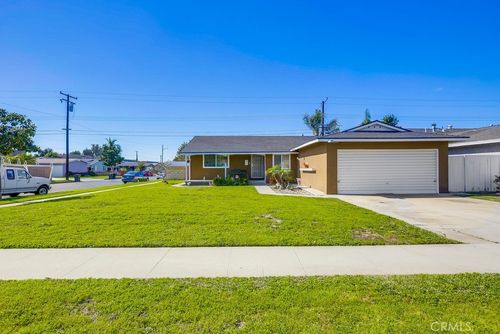 10321 Courtright Rd, Stanton, CA, 90680-1407 | Card Image