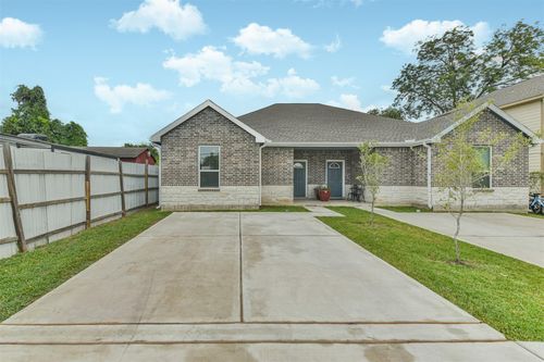 b-7524 E Maxroy St, Houston, TX, 77088 | Card Image