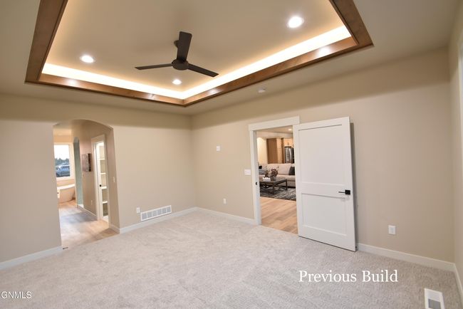 1612 Community Loop, House other with 3 bedrooms, 4 bathrooms and null parking in Bismarck ND | Image 16