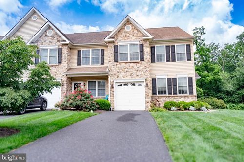 24 Woodspring Cir, Sellersville, PA, 18960-1673 | Card Image