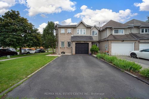 1 Wooliston Cres, Brampton, ON, L6Y4J3 | Card Image