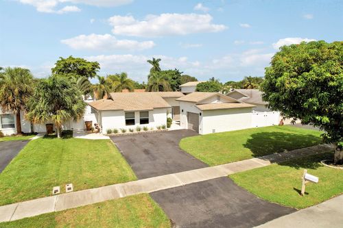 275 Nw 37th Way, Deerfield Beach, FL, 33442 | Card Image