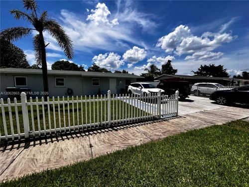 19302-19302 Nw 47th Pl, Miami Gardens, FL, 33055-2015 | Card Image