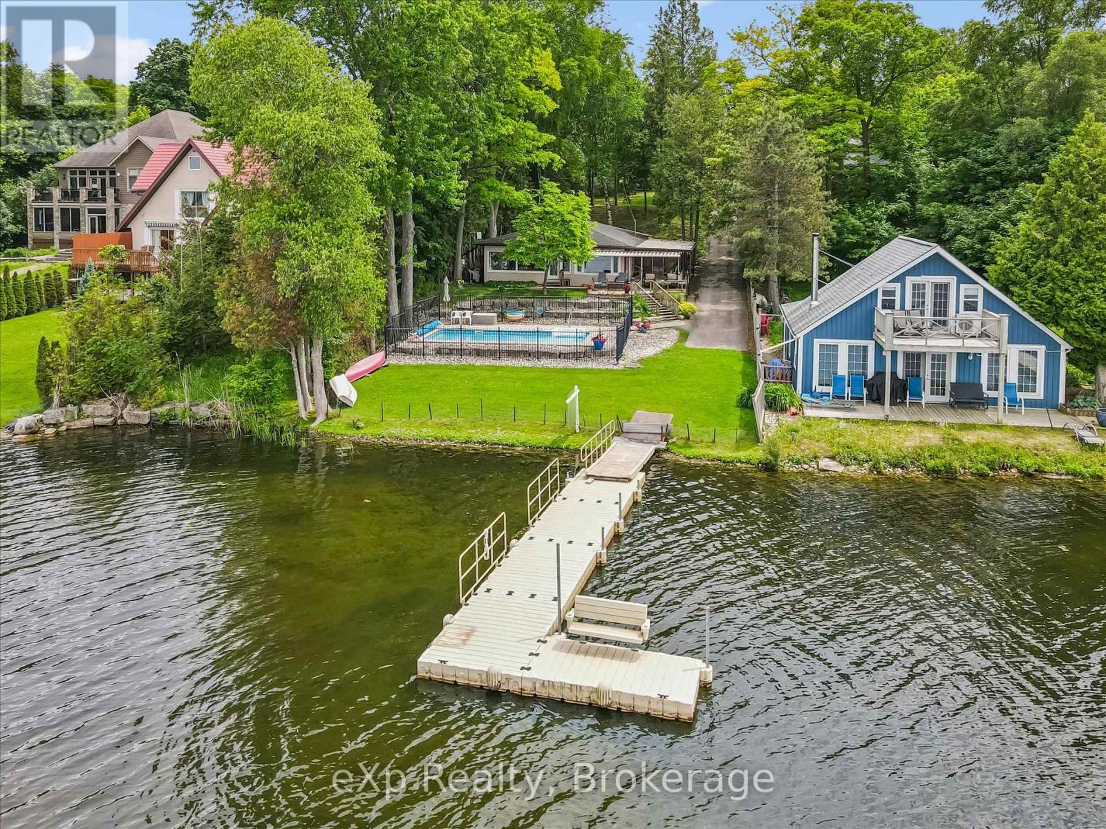 Residential in Puslinch (Puslinch Lake Settlement Areas) 2