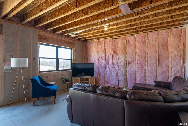 24024 185 Th St, House other with 4 bedrooms, 4 bathrooms and null parking in Bettendorf IA | Image 37