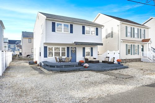 313 Shuster Ave, Seaside Heights, NJ, 08751-1115 | Card Image