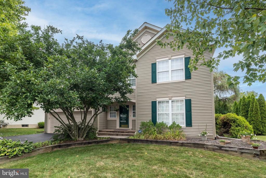 Clydesdale Dr, New Hope, PA 18938