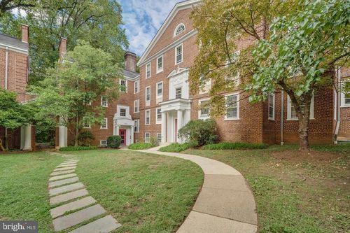 f156-3740 39th St Nw, WASHINGTON, DC, 20016-5523 | Card Image