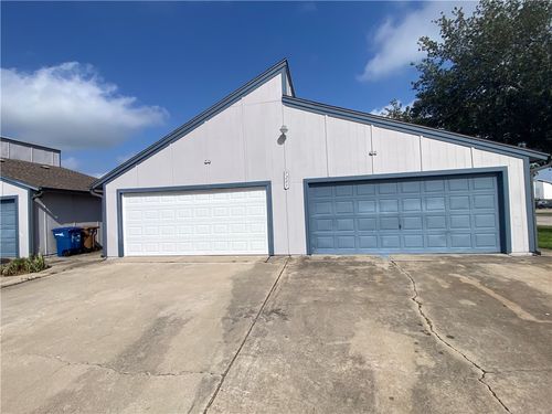f-1-7201 Kress Cir, Corpus Christi, TX, 78413-5124 | Card Image