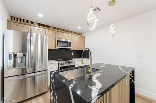 400-5332 River Glen Dr, Las Vegas, NV, 89103-7420 | Card Image