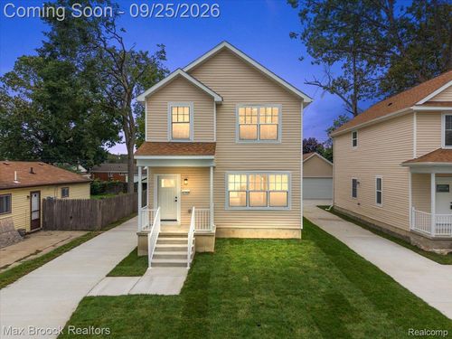 27828 Groveland St, Madison Heights, MI, 48071-3355 | Card Image