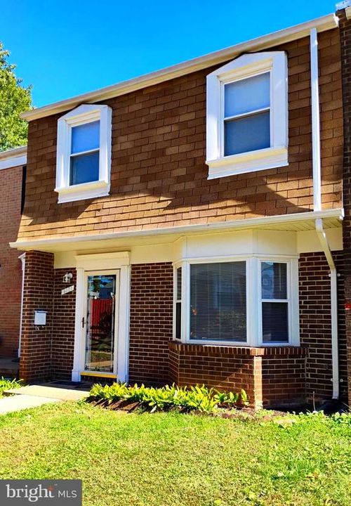 8327 Irongate Way, MANASSAS, VA, 20109-3526 | Card Image