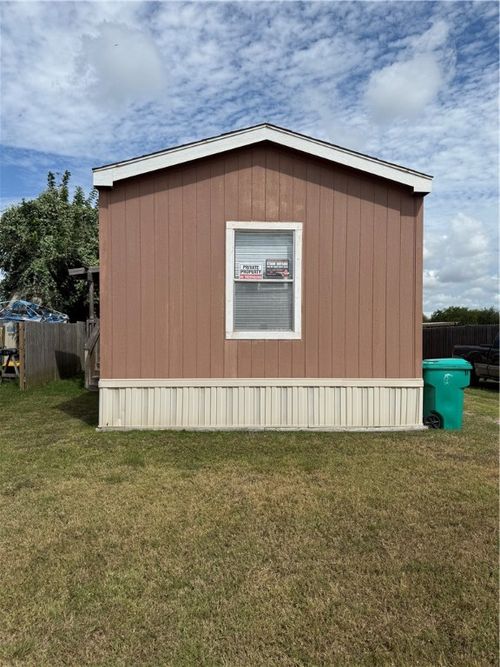 117 Tropical Breeze Ln, Aransas Pass, TX, 78336-4646 | Card Image