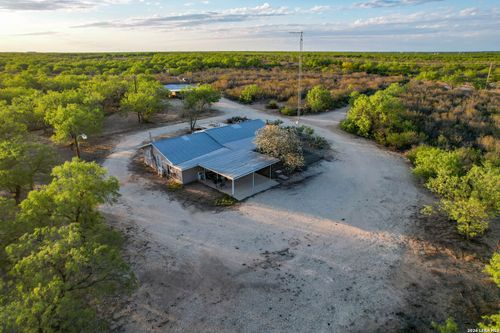 3472 Wilson Rd, Carrizo Springs, TX, 78834 | Card Image