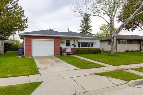 3410 S 10th Pl, Sheboygan, WI, 53081 | Card Image