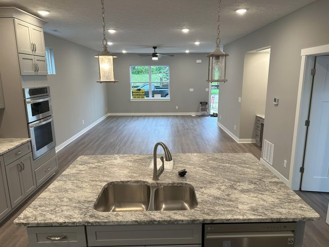 863 E Harrison St, Condo with 3 bedrooms, 3 bathrooms and null parking in Martinsville IN | Image 4