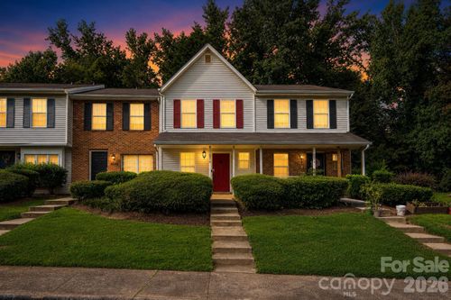 6216 Windsor Gate Ln, Charlotte, NC, 28215-4259 | Card Image
