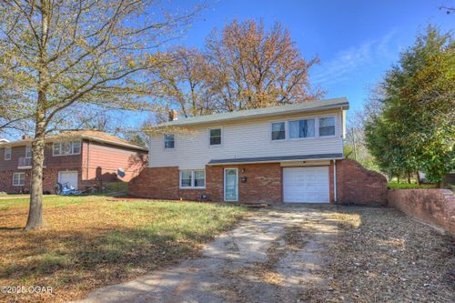 211 Par Ave, Webb City, MO, 64870-1641 | Card Image