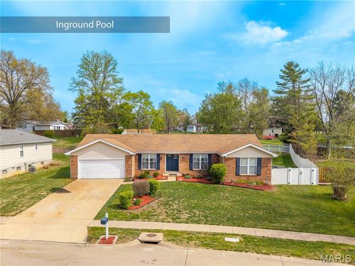 4851 Arevalo Dr, Saint Louis, MO, 63128-3432 | Card Image
