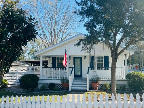 502 Russell Ave, Ocean Springs, MS, 39564-4730 | Card Image