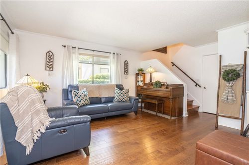 apt-4-23524 Newhall Ave, Newhall, CA, 91321-3115 | Card Image
