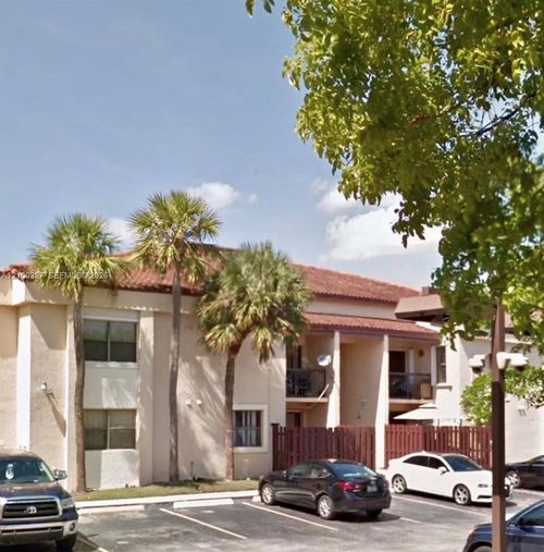107-2-690 W Park Dr, Miami, FL, 33172 | Card Image