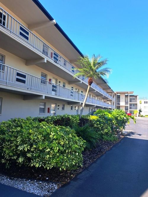 apt-320-9940 47th Ave N, ST PETERSBURG, FL, 33708-3225 | Card Image