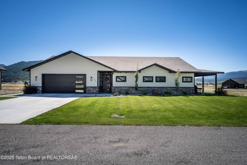 225 Sweetgrass Trl, Alpine, WY, 83128 | Card Image