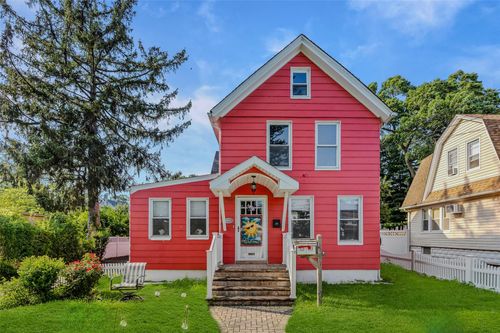 2814 Weeks Ave, Oceanside, NY, 11572-1215 | Card Image