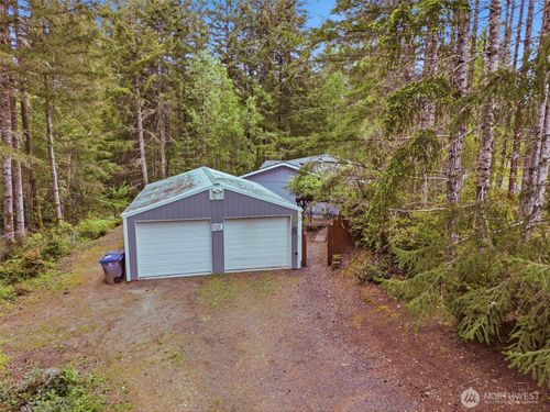 71 E Richardson Rd, Belfair, WA, 98528-8623 | Card Image