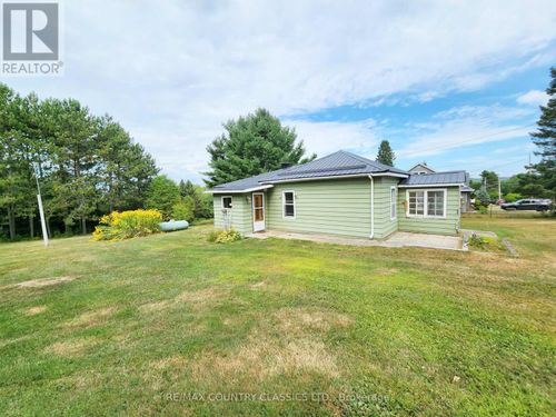 94 Paradise Rd, Whitney, ON, K0J2M0 | Card Image