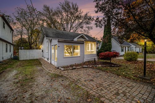 150 Guanonocque St, Auburn Hills, MI, 48326-2931 | Card Image