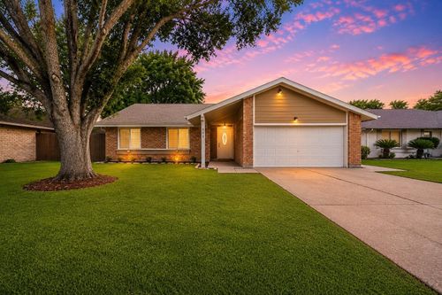 4418 Crofter Glen Dr, Friendswood, TX, 77546-4203 | Card Image