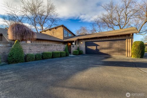619 Country Club Road, Walla Walla, WA, 99362 | Card Image