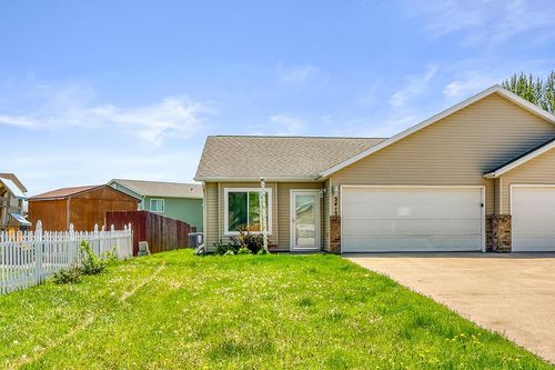 3413 38th St S, Moorhead, MN, 56560-6915 | Card Image