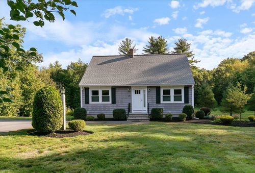 25 Webster Avenue, Pelham, NH, 03076 | Card Image