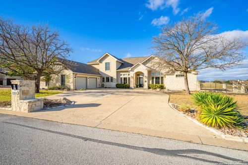 3404 Comanche Trace Dr, Kerrville, TX, 78028-8068 | Card Image
