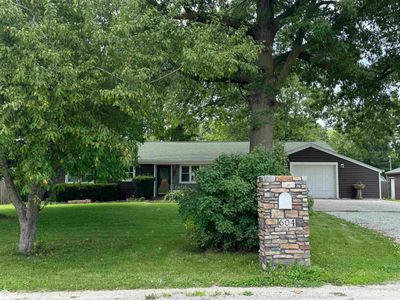 604 Grand Avenue, Home with 3 bedrooms, 1 bathrooms and 1 parking in Creston IA | Image 1