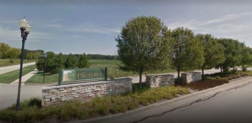 585 Clarksen Dr, Belvidere, IL, 61008-8725 | Card Image
