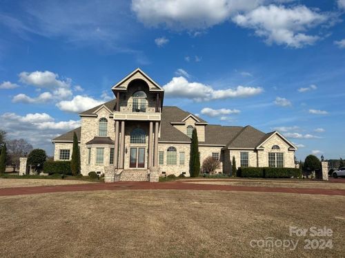 1223 Autumn Lakes Dr, Grimesland, NC, 27837-9142 | Card Image