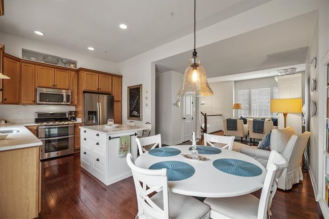 302 Osona Ln, Townhouse with 3 bedrooms, 3 bathrooms and 2 parking in Mars PA | Image 6