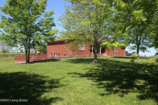 1384 Highway 1066, Home with 4 bedrooms, 3 bathrooms and null parking in Bloomfield KY | Image 4