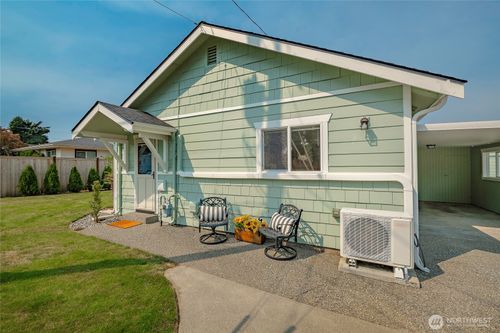 774 Pine St, Lynden, WA, 98264-1378 | Card Image