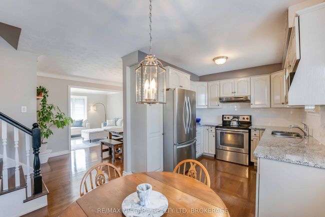 7639 Jubilee Dr, House other with 3 bedrooms, 3 bathrooms and 2 parking in Niagara Falls ON | Image 11