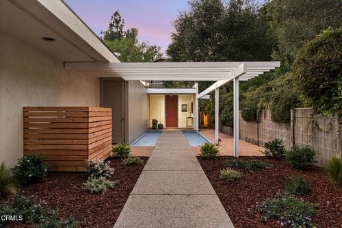 5511 Vista Canada Pl, La Canada Flintridge, CA, 91011-1857 | Card Image