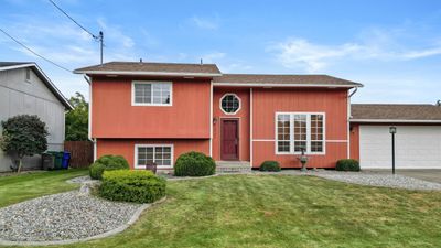 10923 E 6th Ave, Home with 3 bedrooms, 2 bathrooms and null parking in Spokane Valley WA | Image 2